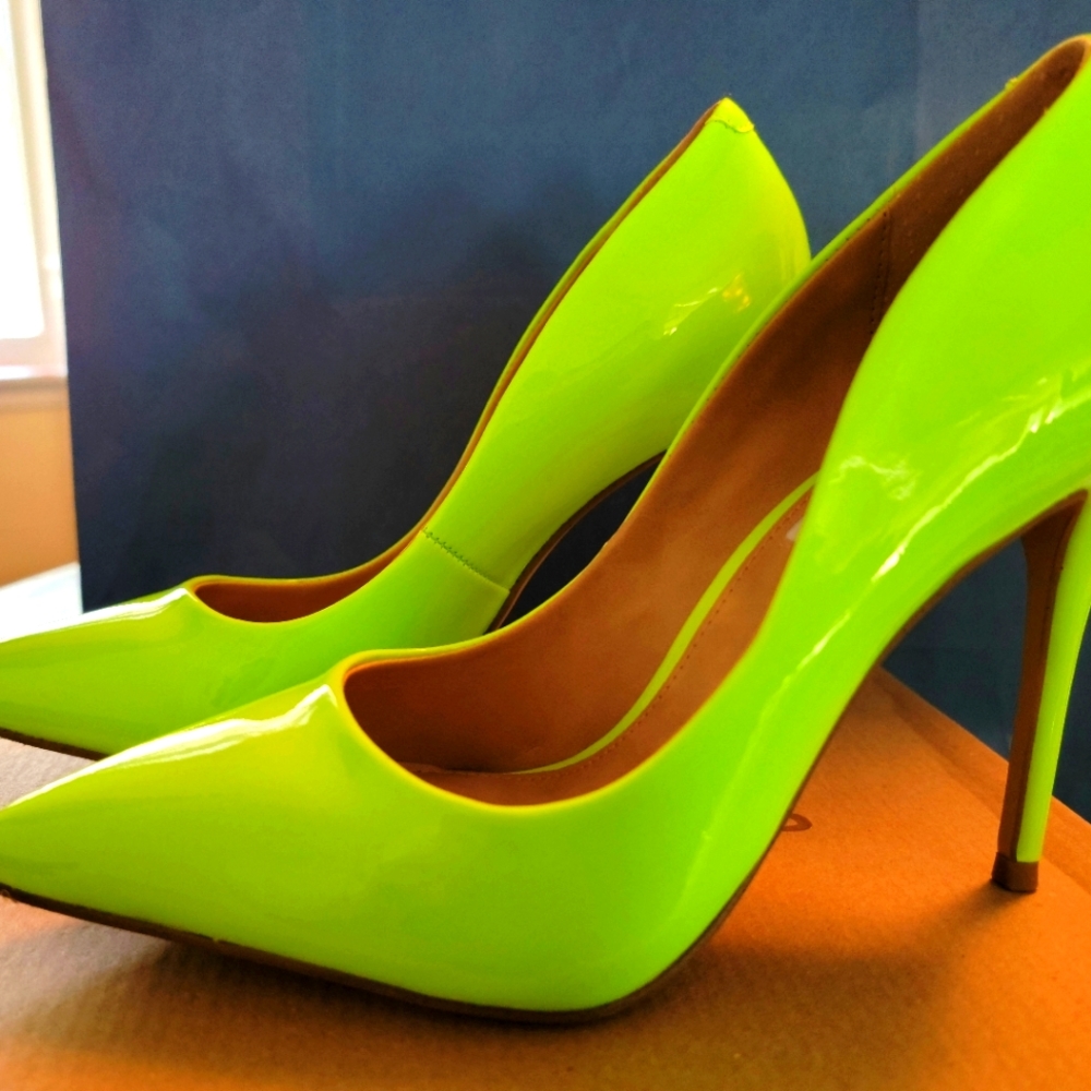 Steve Madden Daisie Pump Heels NWT Neon Lime